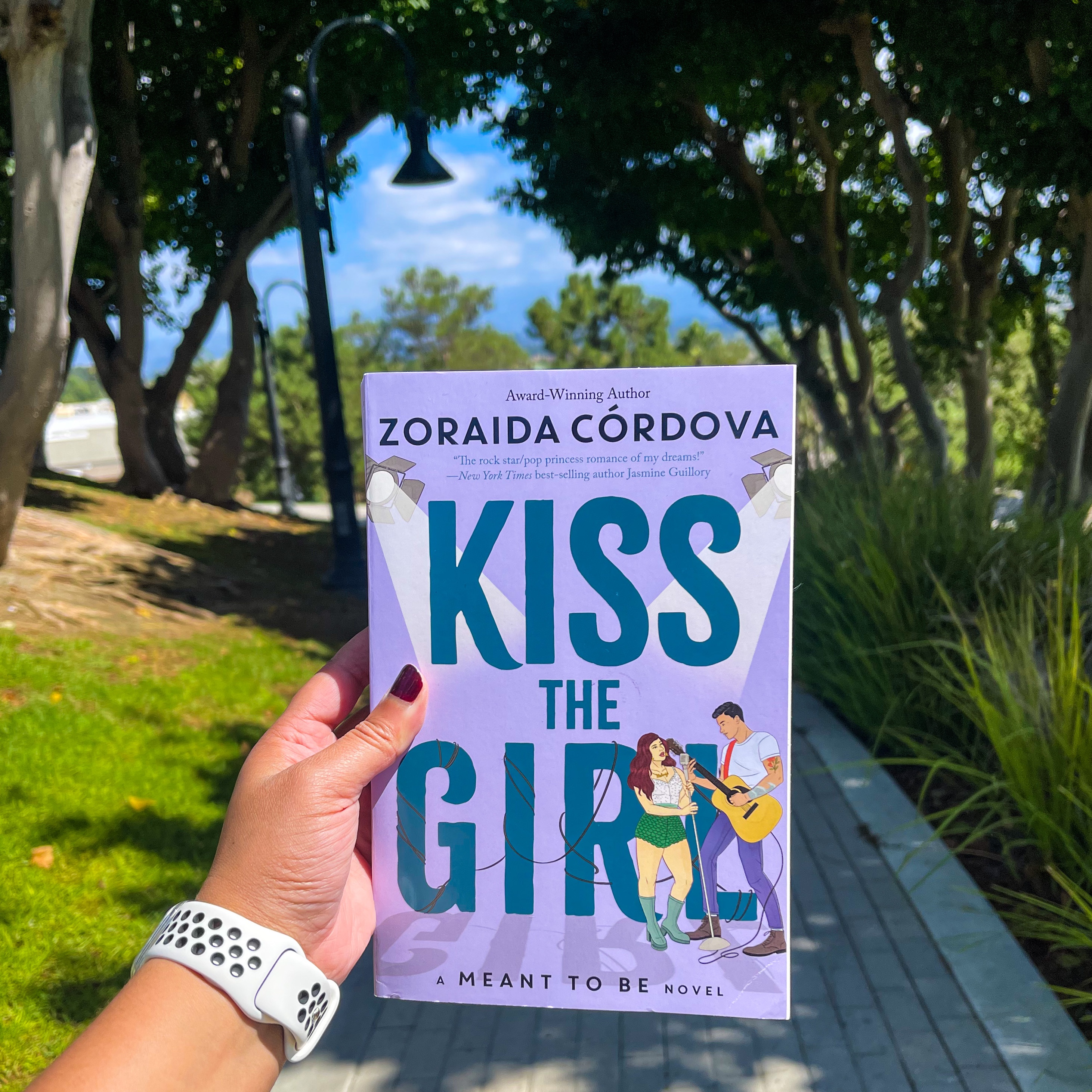 Review: Kiss the Girl | Asha Reads